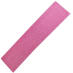 SCALLOPED LEAFY SCROLL LACE MAT