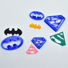 BATMAN & SUPERMAN CUTTERS SET 4 PCS