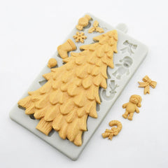 LARGE CHRISTMAS TREE WITH DECORATIONS MOULD