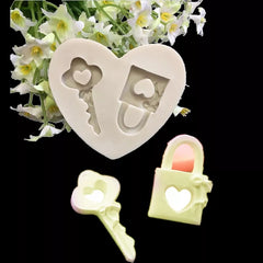 MINI LOCK AND KEY WITH LOVE HEARTS MOULD