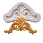 SINGLE PALM WITH INVERTED SCROLLS BORDER MOULD