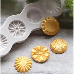 BUTTONS/ BROOCHES MOULD