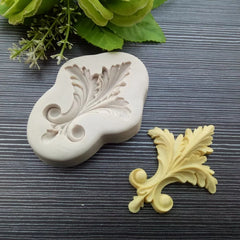 FLEUR DE LIS SCROLL MOULD 1 PC