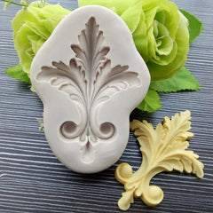 FLEUR DE LIS SCROLL MOULD 1 PC