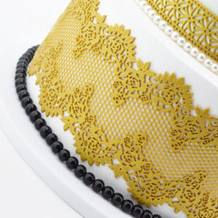 FLOWERS WITH MESH CAKE LACE MAT (SCALLOPED)