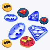 BATMAN & SUPERMAN CUTTERS SET 4 PCS