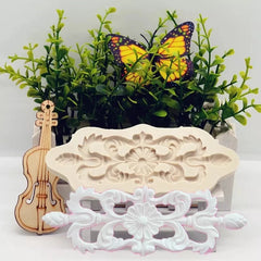 RETRO FLOWER CENTER WITH SCROLL BORDER MOULD