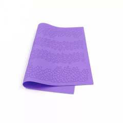 LAUREL LEAVES CAKE LACE MAT