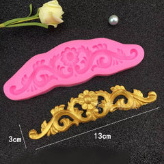 COSMOS FLOWER CENTER WITH SCROLL BORDER MOULD