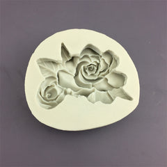 OPEN ROSES WITH LEAVES MOULD