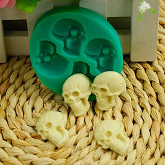 HALLOWEEN TINY SKULLS/SKELETON HEAD MOULD 4 PCS