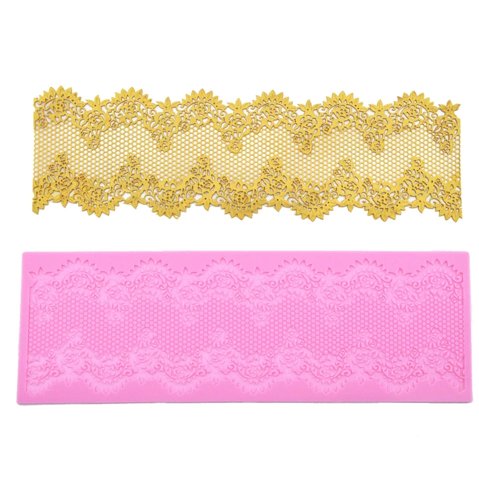 FLOWERS WITH MESH CAKE LACE MAT (SCALLOPED)