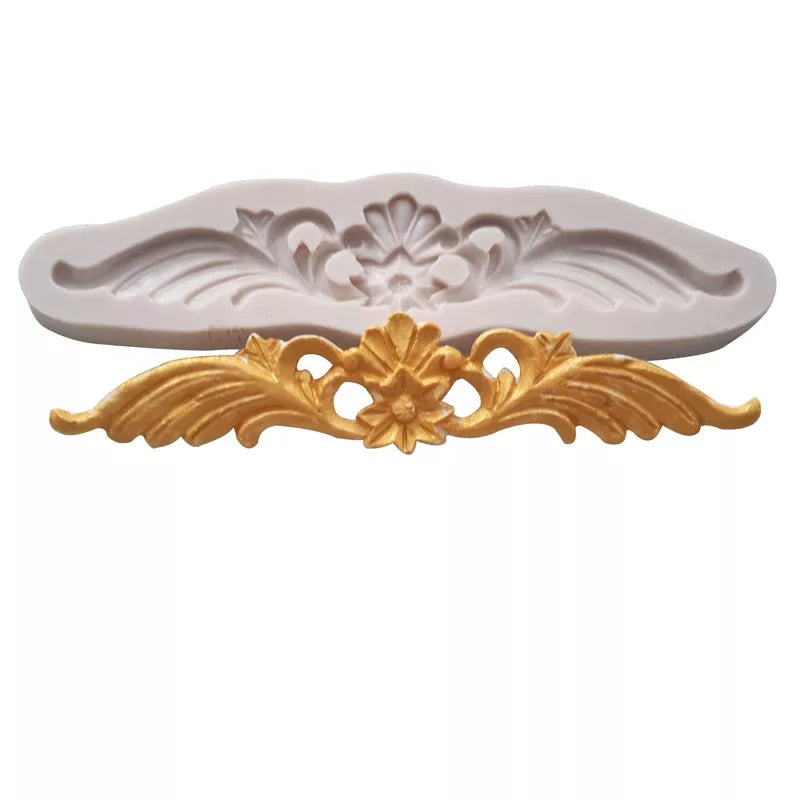 DAISY FLOWER CENTER WITH WINGS SCROLL BORDER MOULD