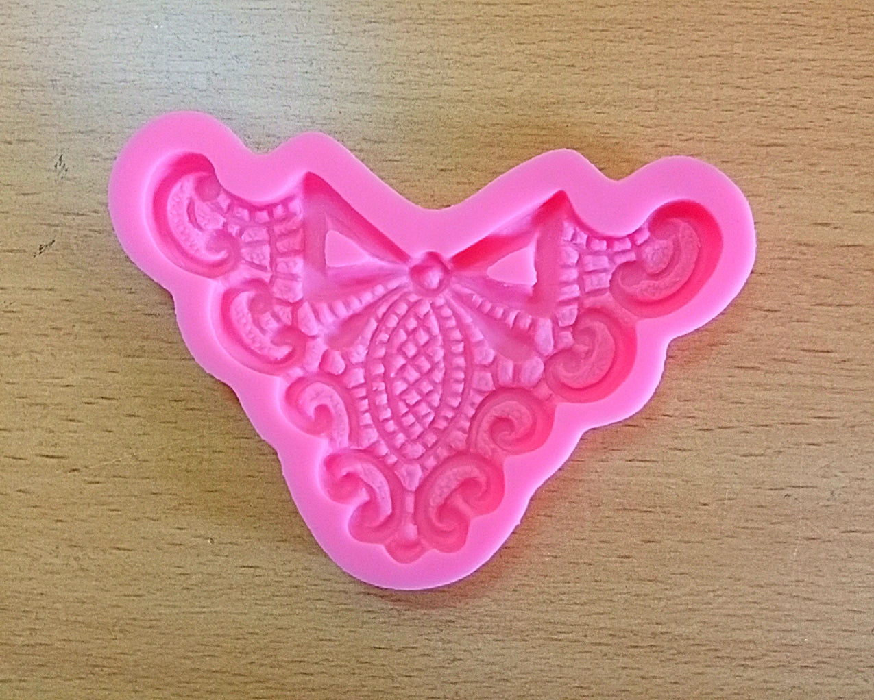LACE WITH BOW LACE MOULD