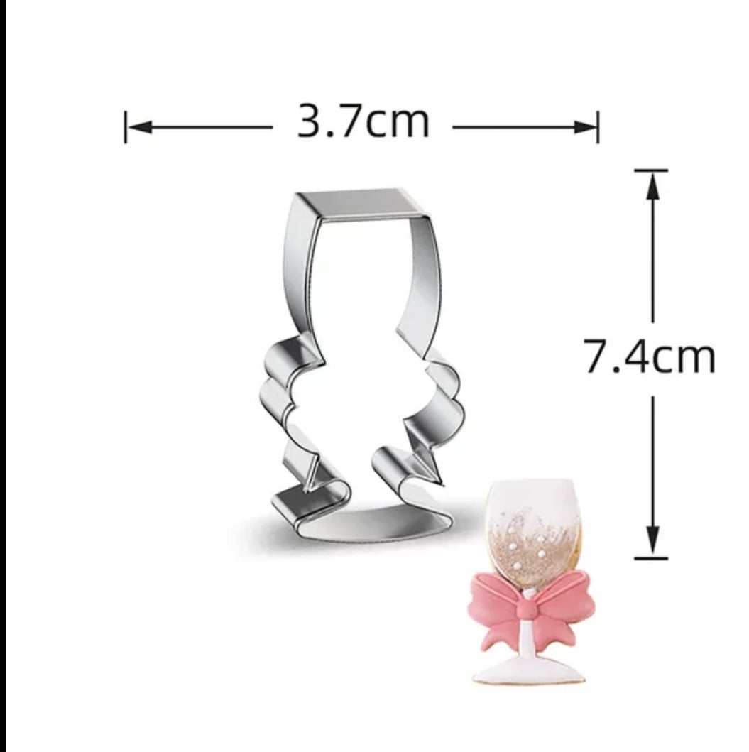 CELEBRATORY CHAMPAGNE BOTTLE AND GLASS COOKIE CUTTER SET 2PCS