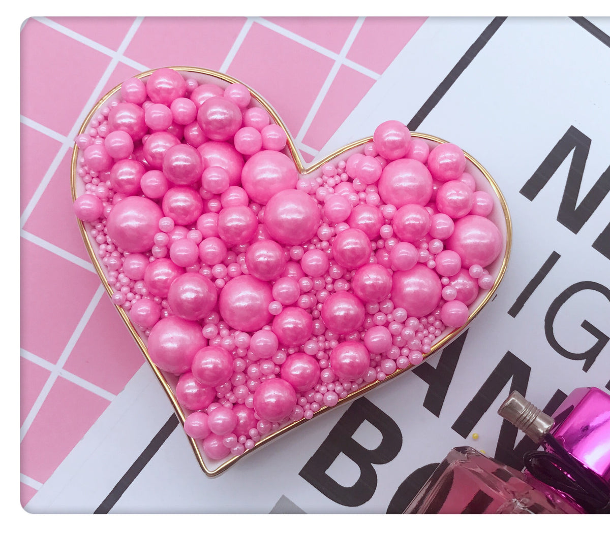 MIXED SIZES PINK SUGAR PEARLS 125 GMS