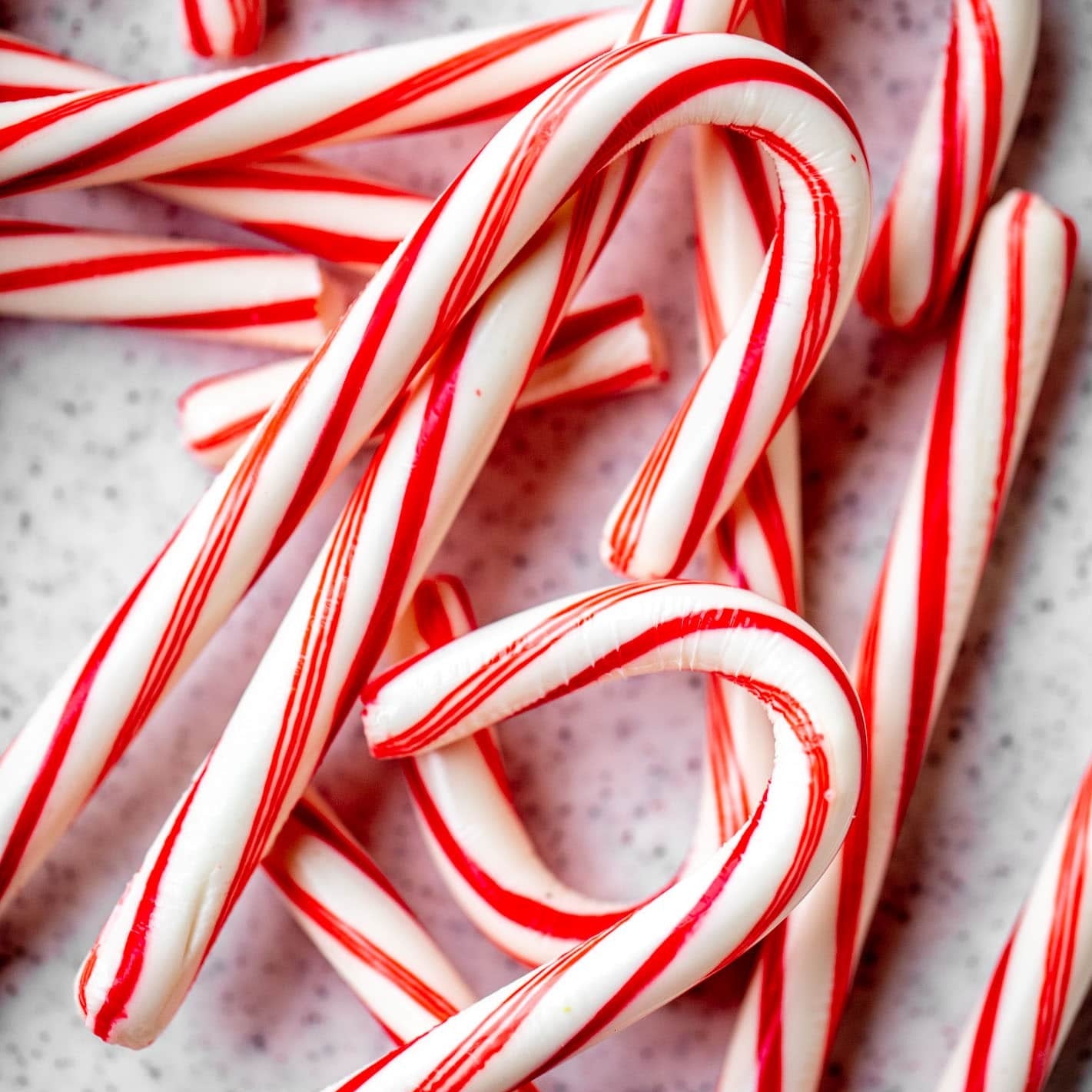 TALL EDIBLE CHRISTMAS CANDY CANES