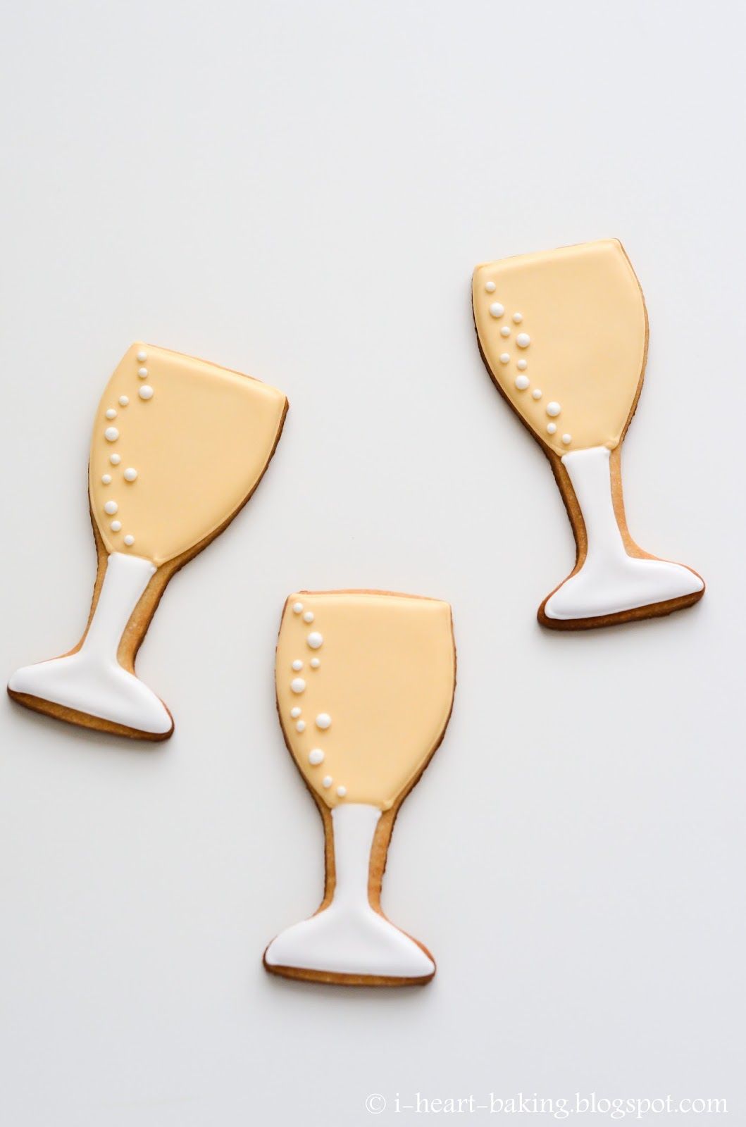 CHAMPAGNE/WINE GLASS COOKIE CUTTER